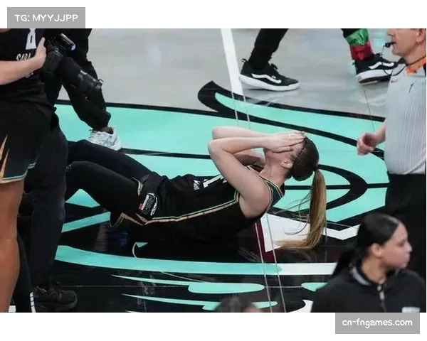 WNBA总决赛G4:自由人王牌球员伤退,王牌队扳平大比分 WNBA总决赛G4:自由人王牌球员伤退,王牌队扳平大比分